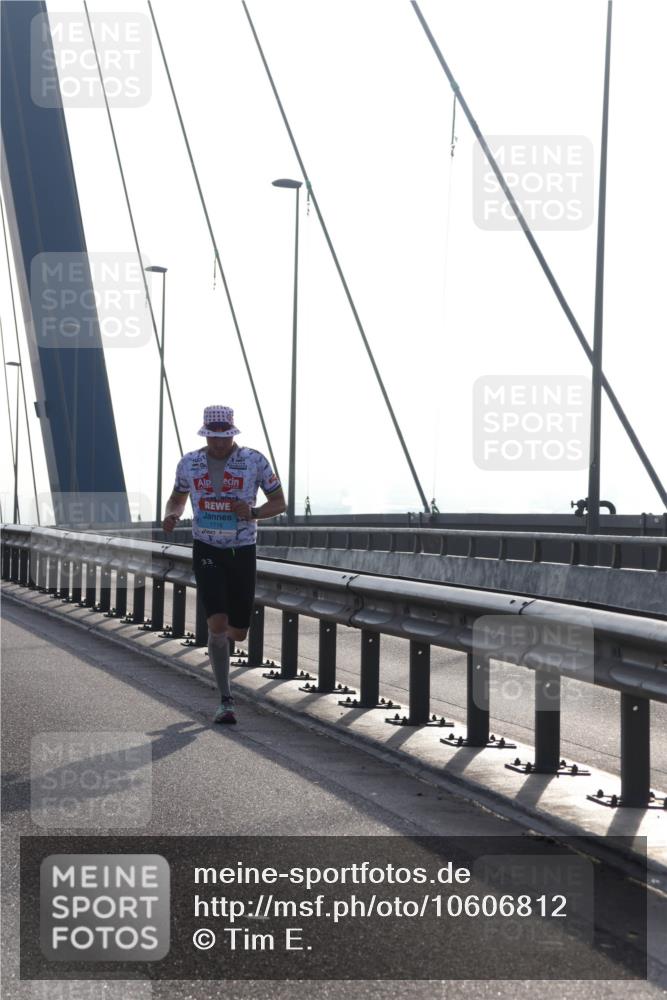 03.10.2026 - Köhlbrandbrückenlauf Tim E. http://msf.ph/oto/10606812 03.10.2026 09:18:40 Position 1 1716 meine-sportfotos.de