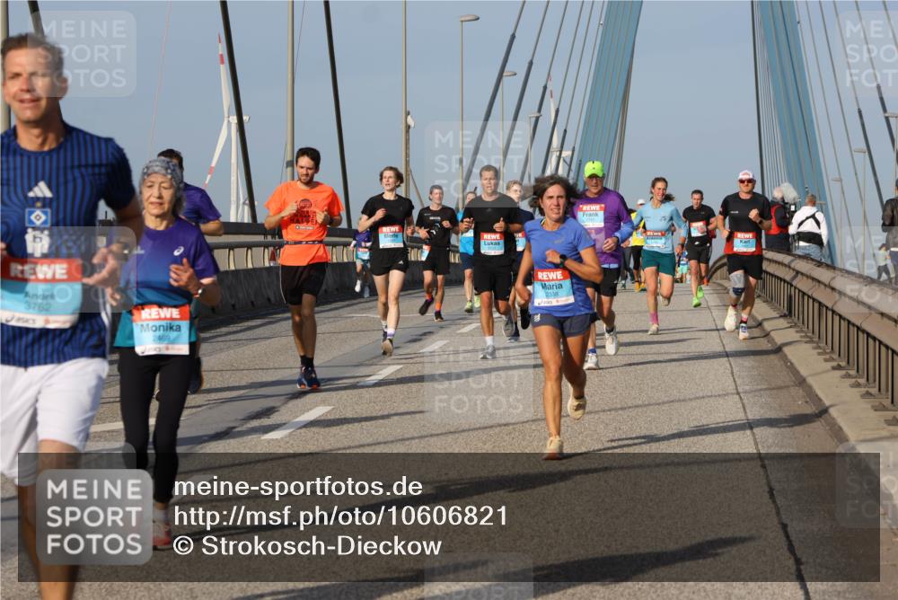 03.10.2026 - Köhlbrandbrückenlauf Strokosch-Dieckow http://msf.ph/oto/10606821 03.10.2026 09:45:12 Position 2 3762, 2469, 2338 meine-sportfotos.de