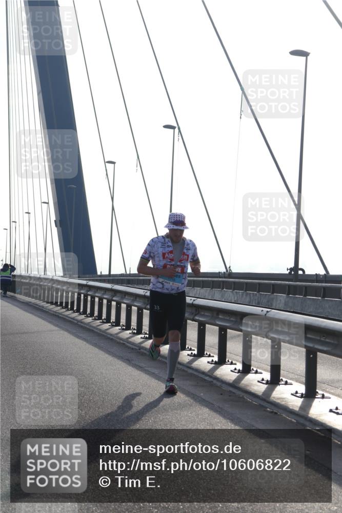 03.10.2026 - Köhlbrandbrückenlauf Tim E. http://msf.ph/oto/10606822 03.10.2026 09:18:42 Position 1 33 meine-sportfotos.de