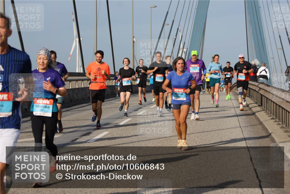 03.10.2026 - Köhlbrandbrückenlauf Strokosch-Dieckow http://msf.ph/oto/10606843 03.10.2026 09:45:12 Position 2 469 meine-sportfotos.de