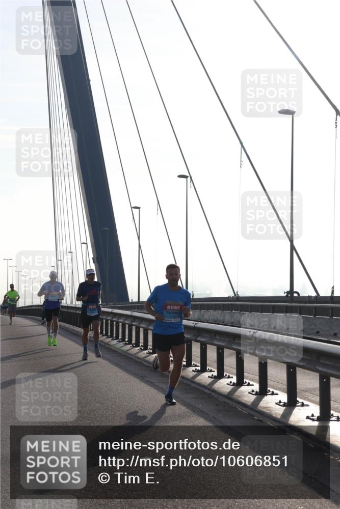 03.10.2026 - Köhlbrandbrückenlauf Tim E. http://msf.ph/oto/10606851 03.10.2026 09:18:54 Position 1  meine-sportfotos.de