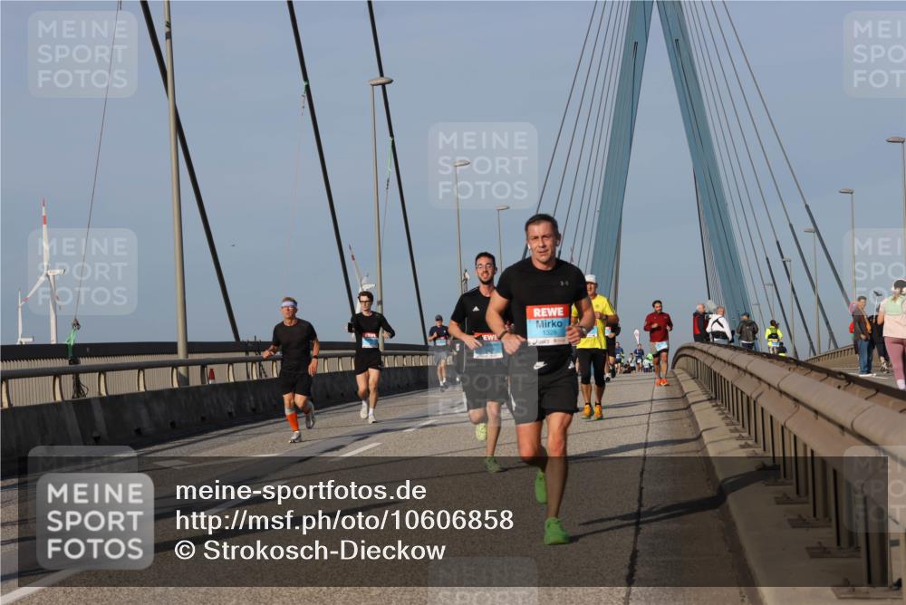 03.10.2026 - Köhlbrandbrückenlauf Strokosch-Dieckow http://msf.ph/oto/10606858 03.10.2026 09:45:23 Position 2 1328 meine-sportfotos.de