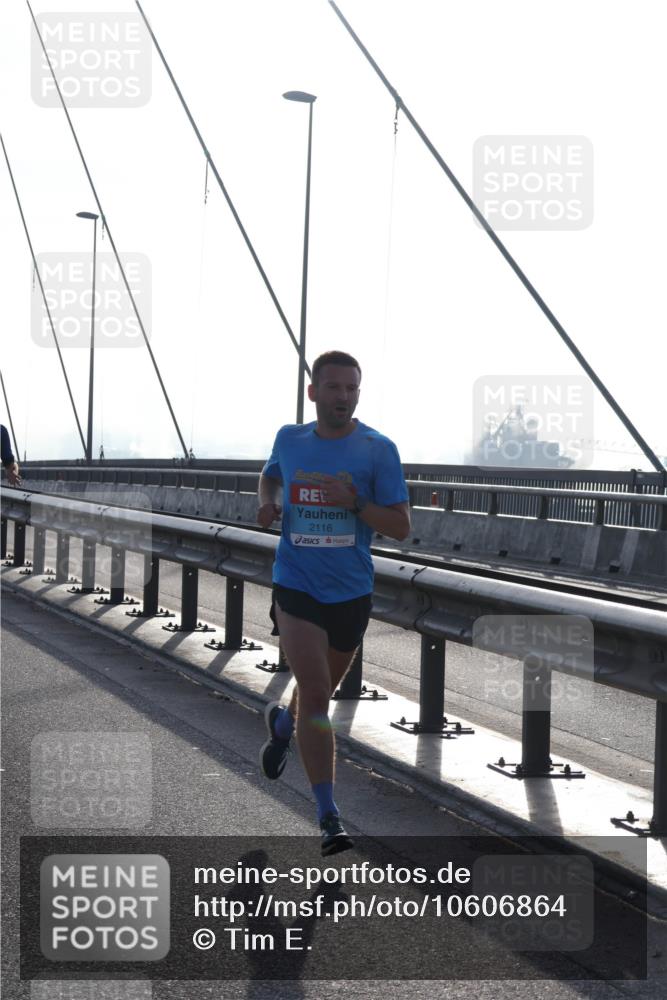 03.10.2026 - Köhlbrandbrückenlauf Tim E. http://msf.ph/oto/10606864 03.10.2026 09:18:55 Position 1 4, 2116 meine-sportfotos.de
