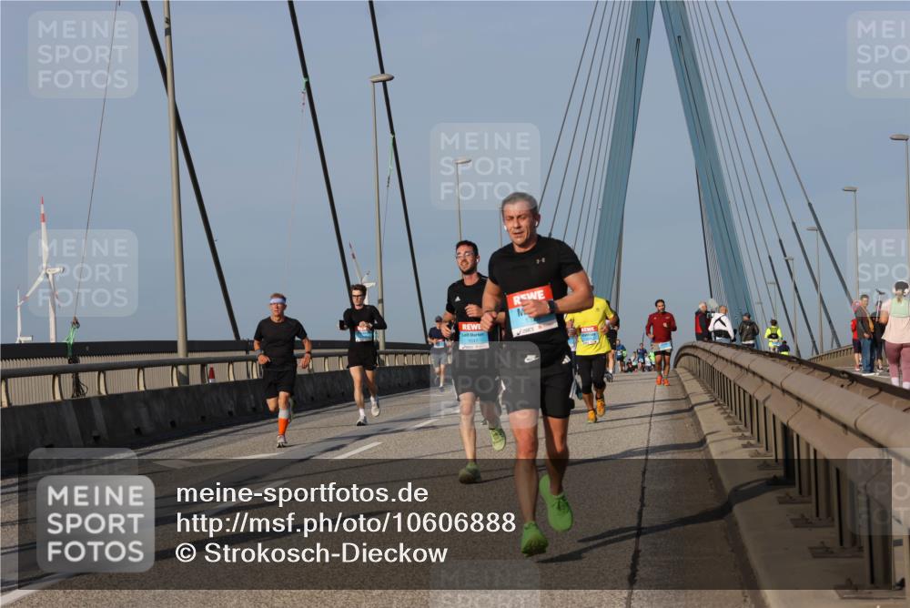 03.10.2026 - Köhlbrandbrückenlauf Strokosch-Dieckow http://msf.ph/oto/10606888 03.10.2026 09:45:23 Position 2 1047 meine-sportfotos.de