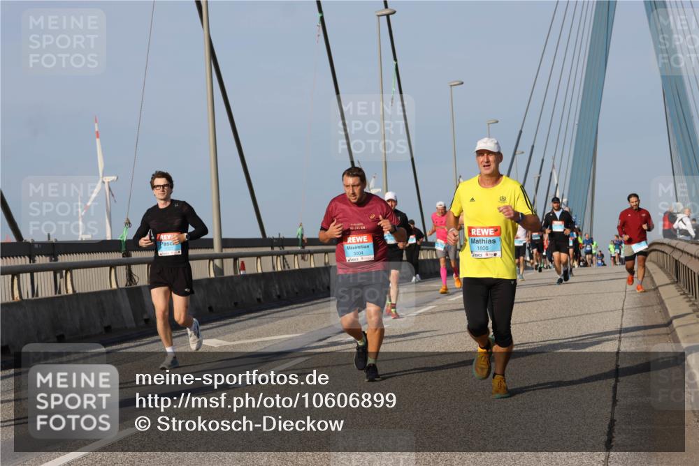 03.10.2026 - Köhlbrandbrückenlauf Strokosch-Dieckow http://msf.ph/oto/10606899 03.10.2026 09:45:27 Position 2 1127, 43, 195, 3004, 1808 meine-sportfotos.de