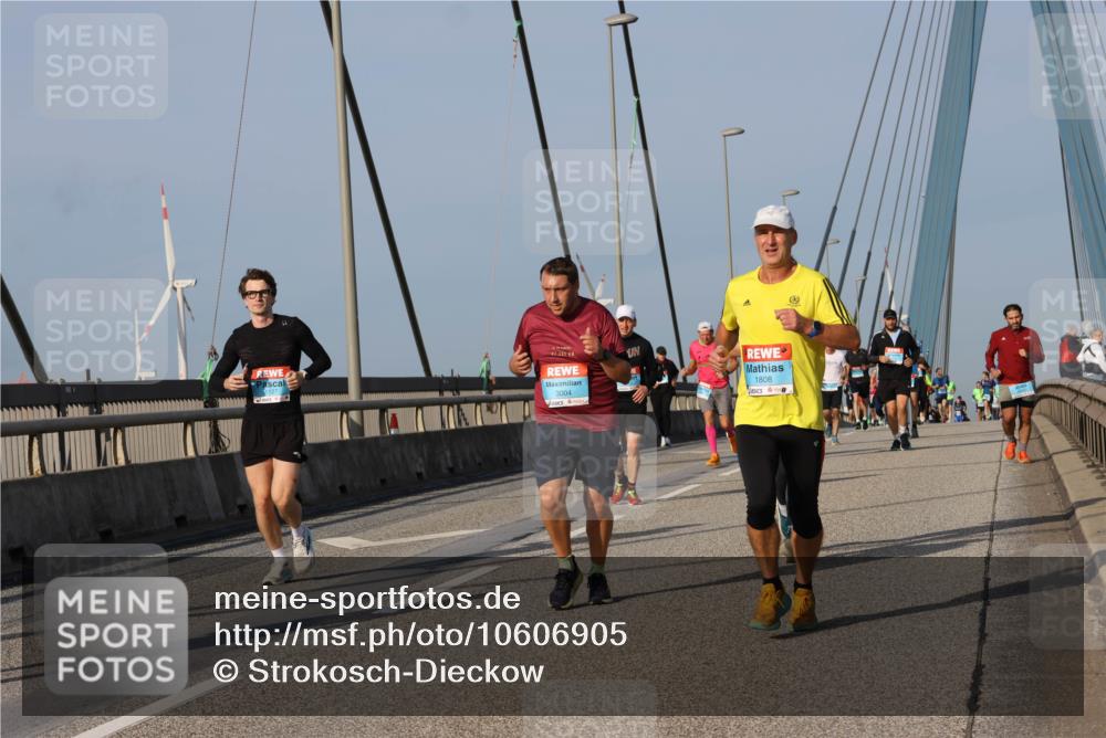 03.10.2026 - Köhlbrandbrückenlauf Strokosch-Dieckow http://msf.ph/oto/10606905 03.10.2026 09:45:27 Position 2 3004, 1808 meine-sportfotos.de