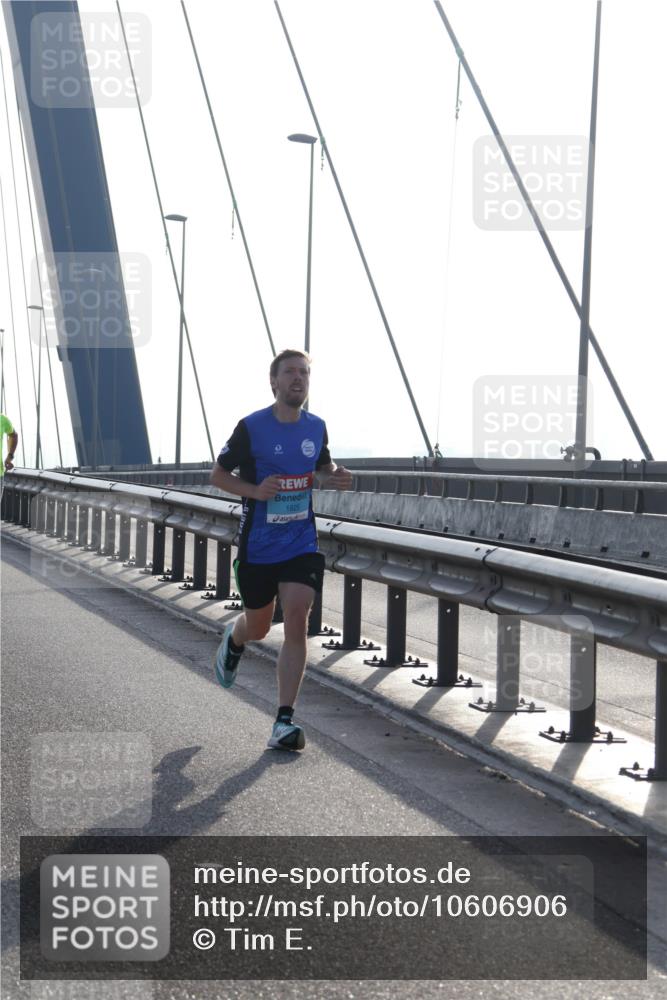 03.10.2026 - Köhlbrandbrückenlauf Tim E. http://msf.ph/oto/10606906 03.10.2026 09:19:00 Position 1 1825 meine-sportfotos.de