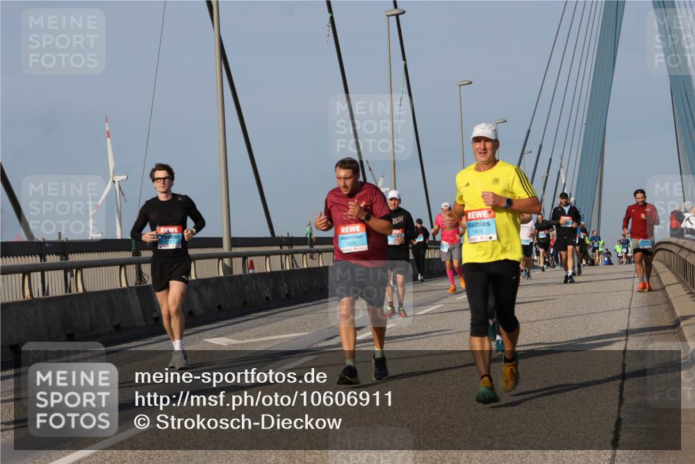 03.10.2026 - Köhlbrandbrückenlauf Strokosch-Dieckow http://msf.ph/oto/10606911 03.10.2026 09:45:27 Position 2 3004, 1808 meine-sportfotos.de