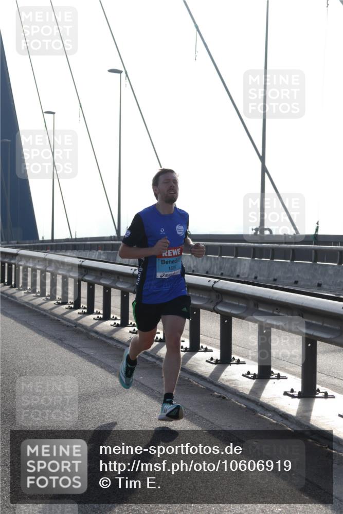 03.10.2026 - Köhlbrandbrückenlauf Tim E. http://msf.ph/oto/10606919 03.10.2026 09:19:01 Position 1 1825 meine-sportfotos.de