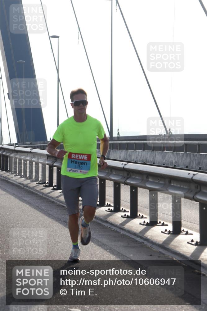 03.10.2026 - Köhlbrandbrückenlauf Tim E. http://msf.ph/oto/10606947 03.10.2026 09:19:04 Position 1 1310 meine-sportfotos.de