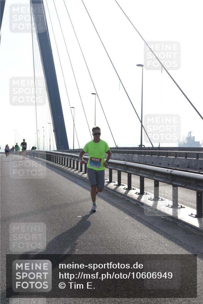 03.10.2026 - Köhlbrandbrückenlauf Tim E. http://msf.ph/oto/10606949 03.10.2026 09:19:05 Position 1  meine-sportfotos.de
