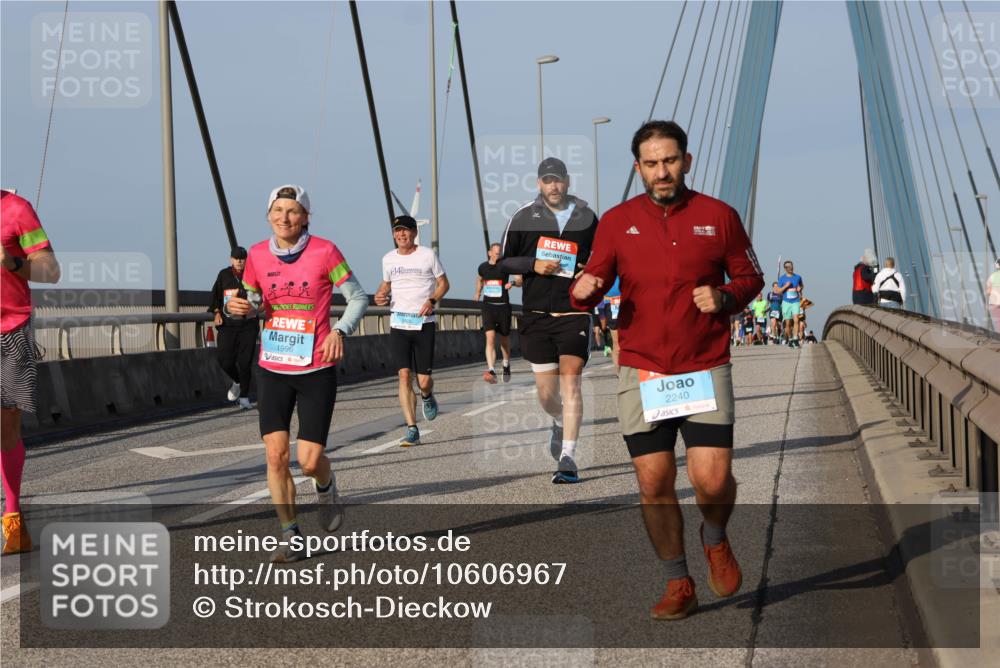 03.10.2026 - Köhlbrandbrückenlauf Strokosch-Dieckow http://msf.ph/oto/10606967 03.10.2026 09:45:35 Position 2 1996, 14, 2240 meine-sportfotos.de