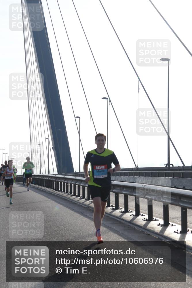 03.10.2026 - Köhlbrandbrückenlauf Tim E. http://msf.ph/oto/10606976 03.10.2026 09:19:15 Position 1 2117 meine-sportfotos.de