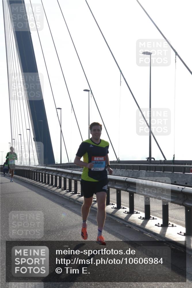 03.10.2026 - Köhlbrandbrückenlauf Tim E. http://msf.ph/oto/10606984 03.10.2026 09:19:16 Position 1 2117 meine-sportfotos.de