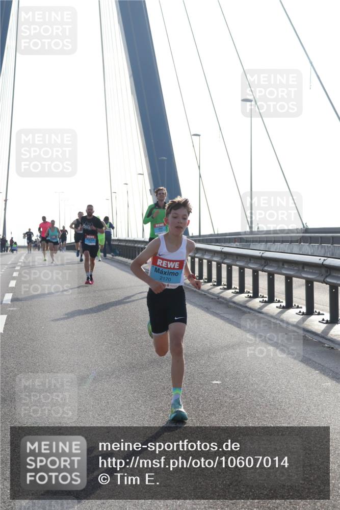 03.10.2026 - Köhlbrandbrückenlauf Tim E. http://msf.ph/oto/10607014 03.10.2026 09:19:19 Position 1 2170 meine-sportfotos.de