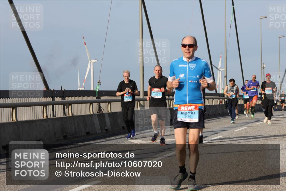 03.10.2026 - Köhlbrandbrückenlauf Strokosch-Dieckow http://msf.ph/oto/10607020 03.10.2026 09:45:40 Position 2 2623, 2484 meine-sportfotos.de