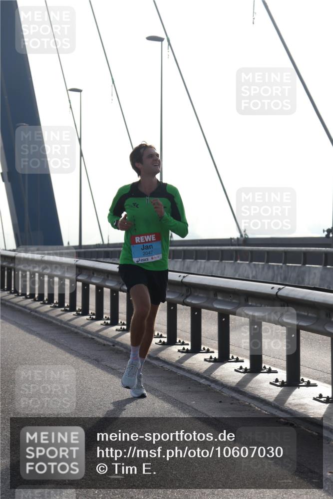 03.10.2026 - Köhlbrandbrückenlauf Tim E. http://msf.ph/oto/10607030 03.10.2026 09:19:22 Position 1 2047 meine-sportfotos.de