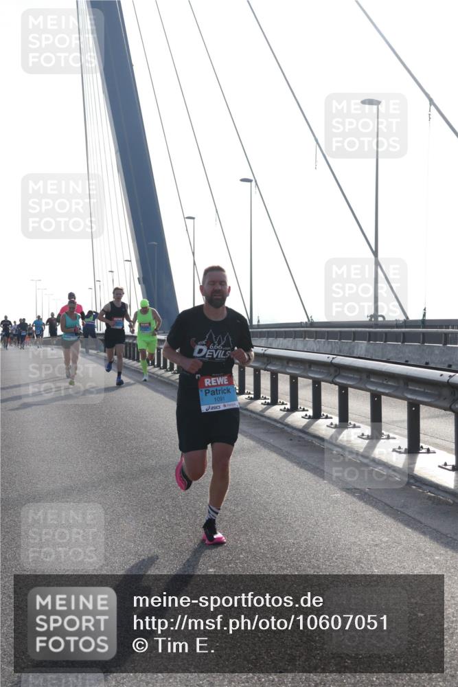 03.10.2026 - Köhlbrandbrückenlauf Tim E. http://msf.ph/oto/10607051 03.10.2026 09:19:24 Position 1 1091 meine-sportfotos.de