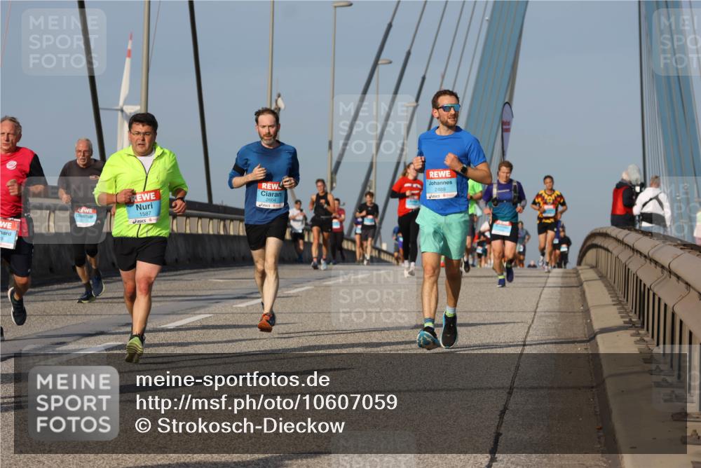 03.10.2026 - Köhlbrandbrückenlauf Strokosch-Dieckow http://msf.ph/oto/10607059 03.10.2026 09:45:47 Position 2 9, 1587, 2604, 2489 meine-sportfotos.de