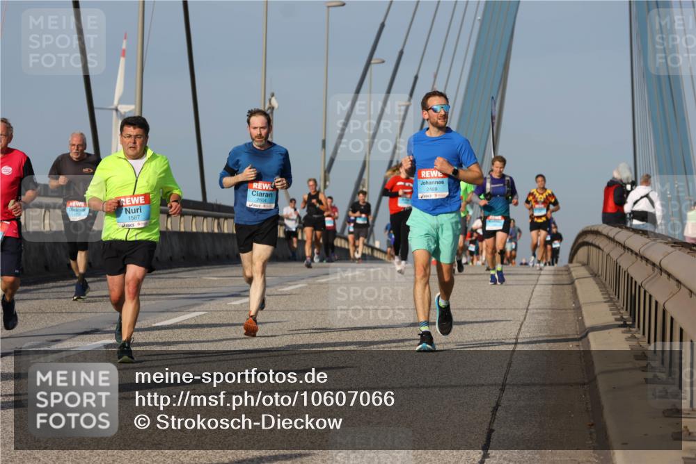 03.10.2026 - Köhlbrandbrückenlauf Strokosch-Dieckow http://msf.ph/oto/10607066 03.10.2026 09:45:47 Position 2 1587, 2604, 2489 meine-sportfotos.de