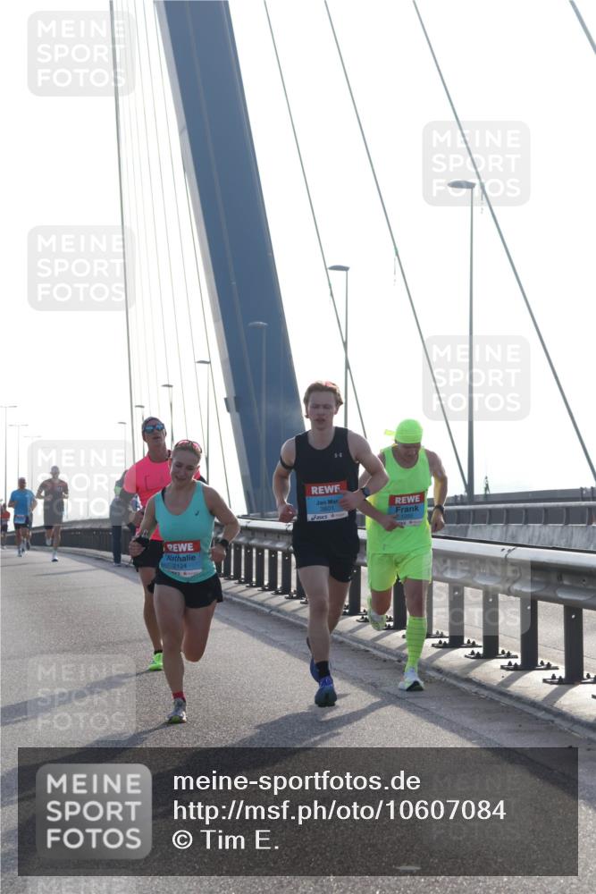 03.10.2026 - Köhlbrandbrückenlauf Tim E. http://msf.ph/oto/10607084 03.10.2026 09:19:27 Position 1 2124, 3801, 1265 meine-sportfotos.de