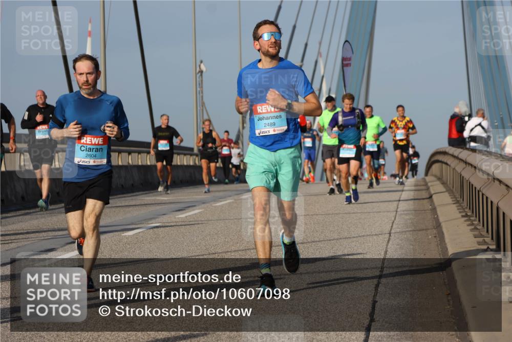 03.10.2026 - Köhlbrandbrückenlauf Strokosch-Dieckow http://msf.ph/oto/10607098 03.10.2026 09:45:50 Position 2 2604, 2489 meine-sportfotos.de