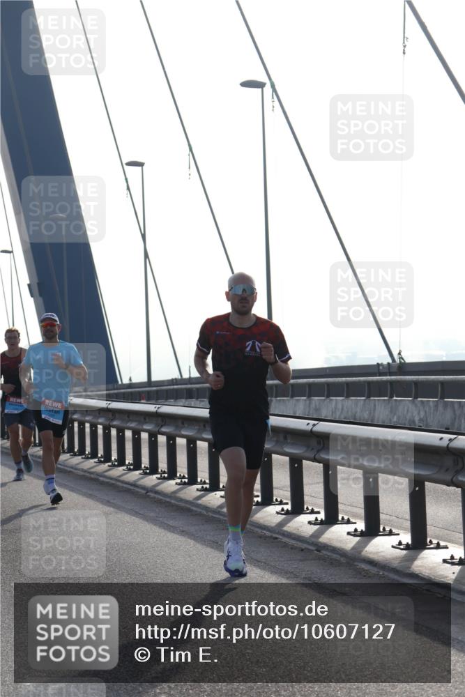 03.10.2026 - Köhlbrandbrückenlauf Tim E. http://msf.ph/oto/10607127 03.10.2026 09:19:37 Position 1  meine-sportfotos.de