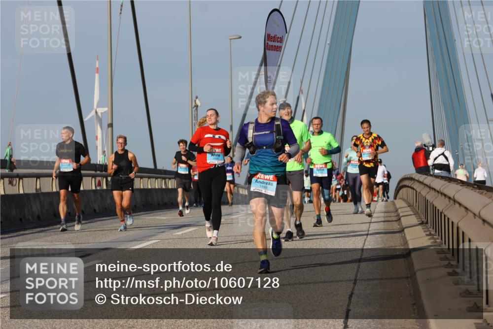 03.10.2026 - Köhlbrandbrückenlauf Strokosch-Dieckow http://msf.ph/oto/10607128 03.10.2026 09:45:55 Position 2 74, 1448 meine-sportfotos.de