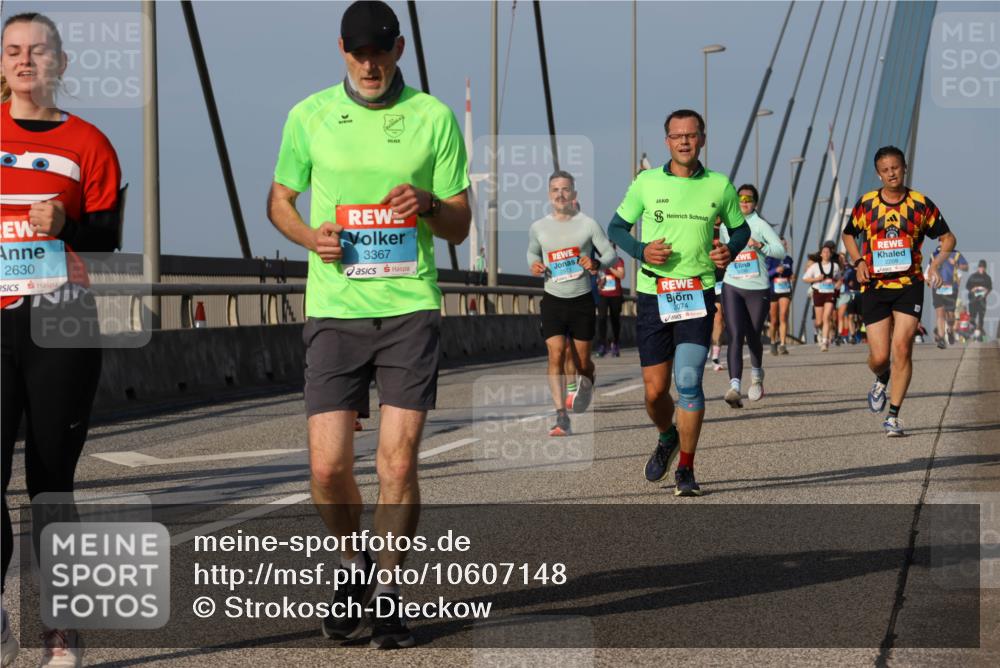03.10.2026 - Köhlbrandbrückenlauf Strokosch-Dieckow http://msf.ph/oto/10607148 03.10.2026 09:46:00 Position 2 2630, 3367, 2973, 2074 meine-sportfotos.de