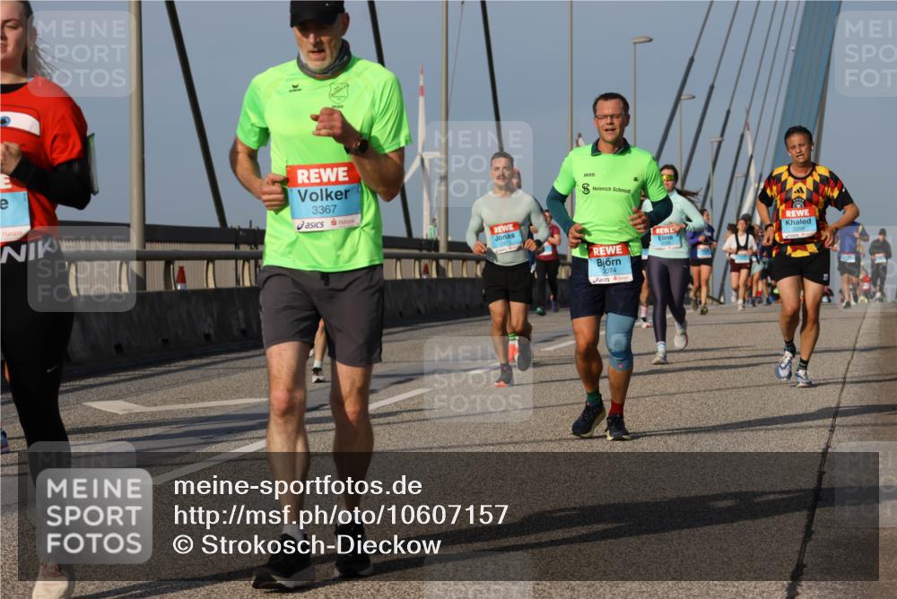 03.10.2026 - Köhlbrandbrückenlauf Strokosch-Dieckow http://msf.ph/oto/10607157 03.10.2026 09:46:01 Position 2 3367, 2074 meine-sportfotos.de