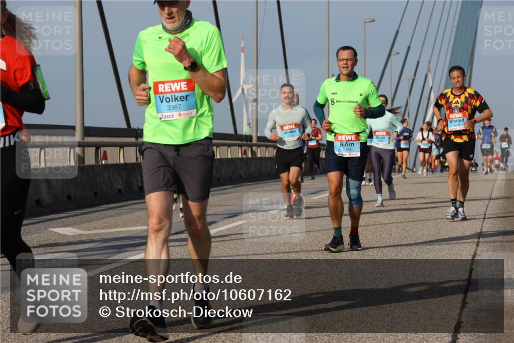 03.10.2026 - Köhlbrandbrückenlauf Strokosch-Dieckow http://msf.ph/oto/10607162 03.10.2026 09:46:01 Position 2 3367, 2074 meine-sportfotos.de