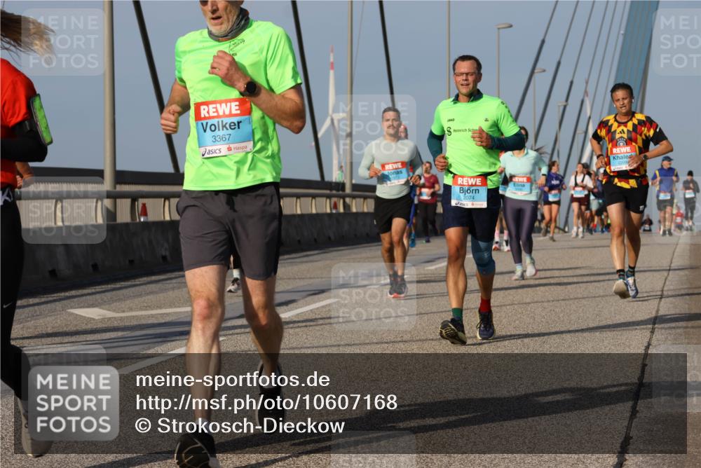 03.10.2026 - Köhlbrandbrückenlauf Strokosch-Dieckow http://msf.ph/oto/10607168 03.10.2026 09:46:01 Position 2 3367, 2074 meine-sportfotos.de