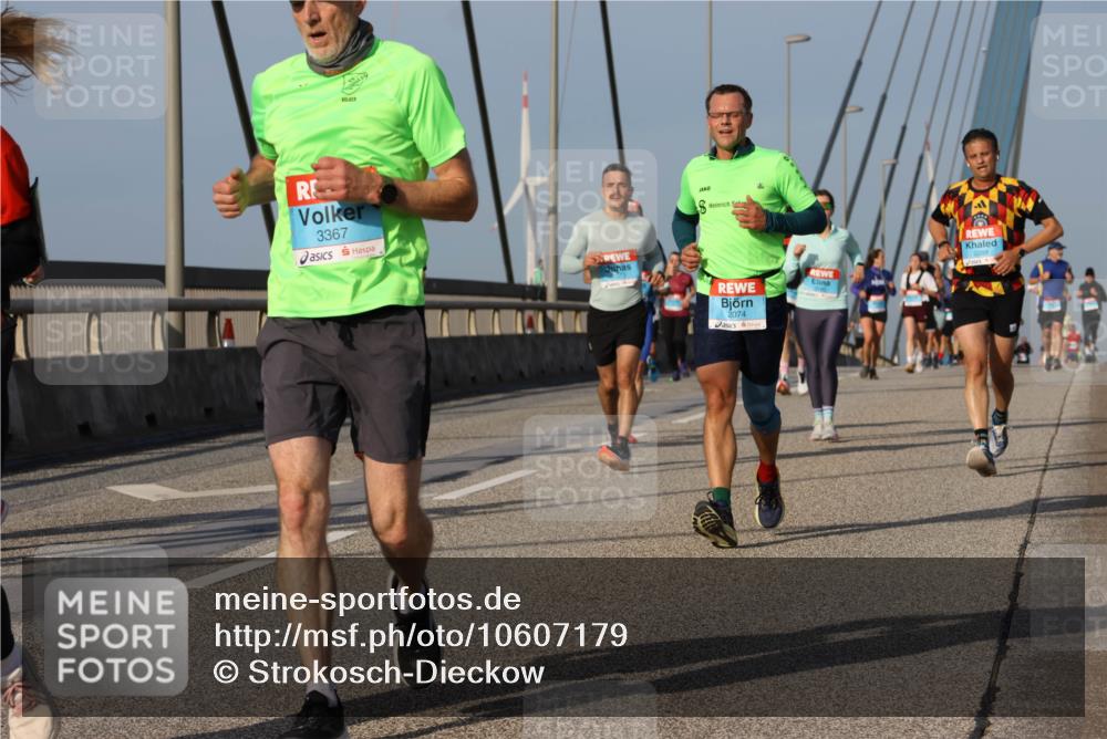 03.10.2026 - Köhlbrandbrückenlauf Strokosch-Dieckow http://msf.ph/oto/10607179 03.10.2026 09:46:01 Position 2 3367, 2074 meine-sportfotos.de
