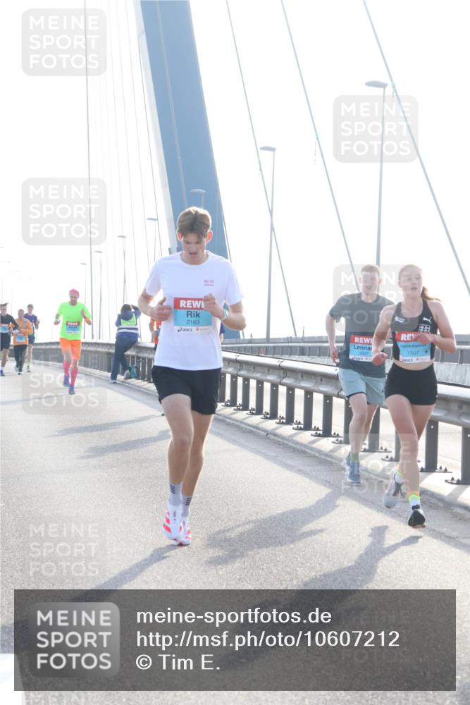 03.10.2026 - Köhlbrandbrückenlauf Tim E. http://msf.ph/oto/10607212 03.10.2026 09:19:50 Position 1 94, 2183, 1507 meine-sportfotos.de