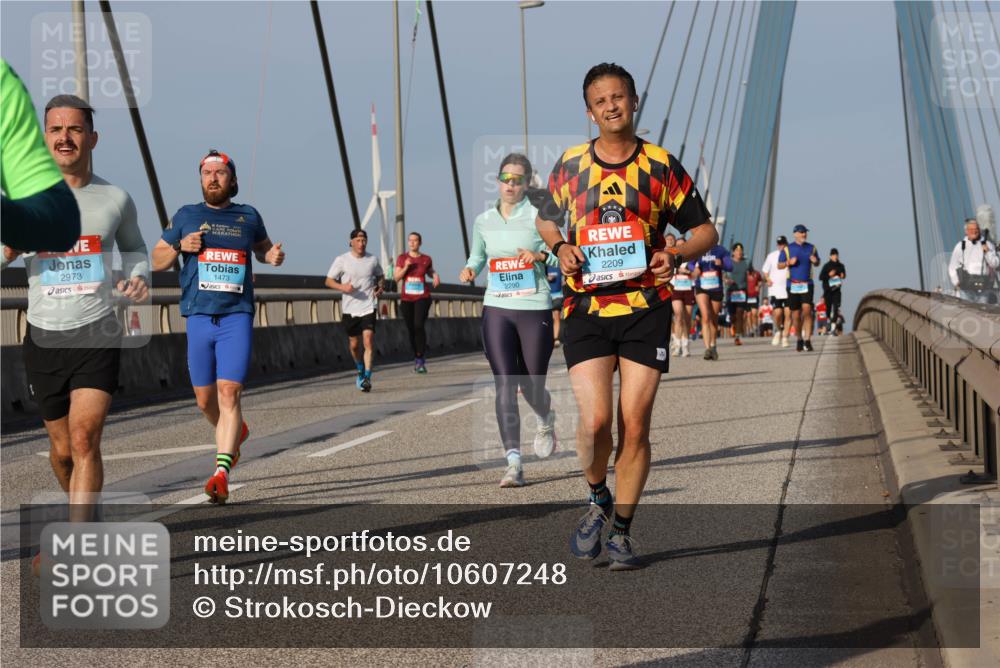 03.10.2026 - Köhlbrandbrückenlauf Strokosch-Dieckow http://msf.ph/oto/10607248 03.10.2026 09:46:04 Position 2 2973, 1473, 2290, 2209 meine-sportfotos.de