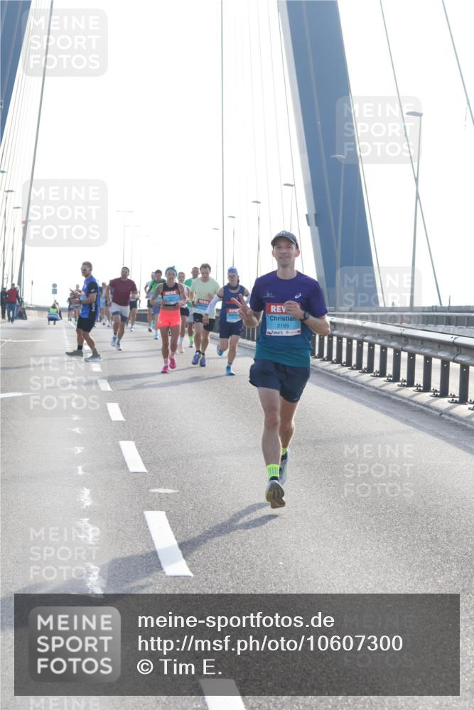 03.10.2026 - Köhlbrandbrückenlauf Tim E. http://msf.ph/oto/10607300 03.10.2026 09:20:02 Position 1 2165 meine-sportfotos.de