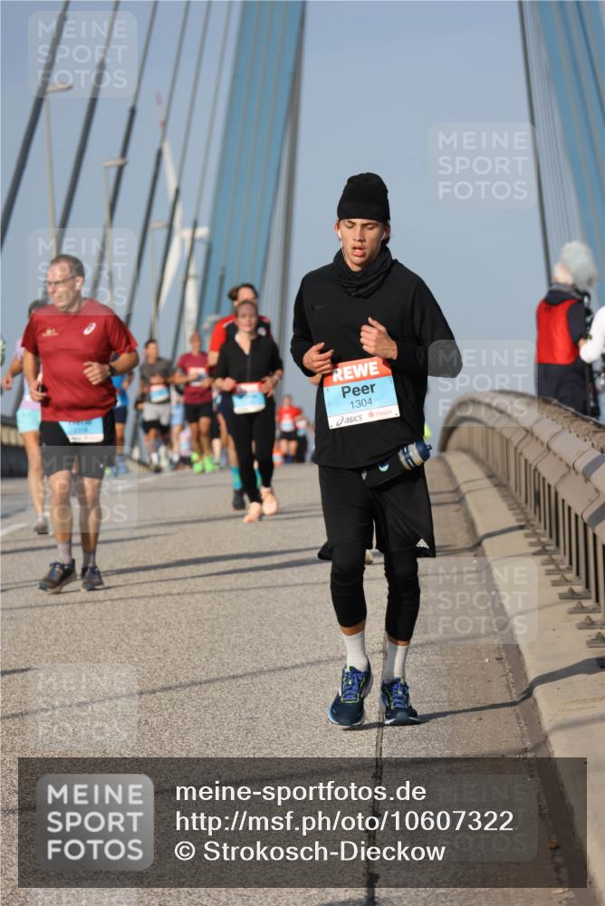 03.10.2026 - Köhlbrandbrückenlauf Strokosch-Dieckow http://msf.ph/oto/10607322 03.10.2026 09:46:20 Position 2 1304 meine-sportfotos.de