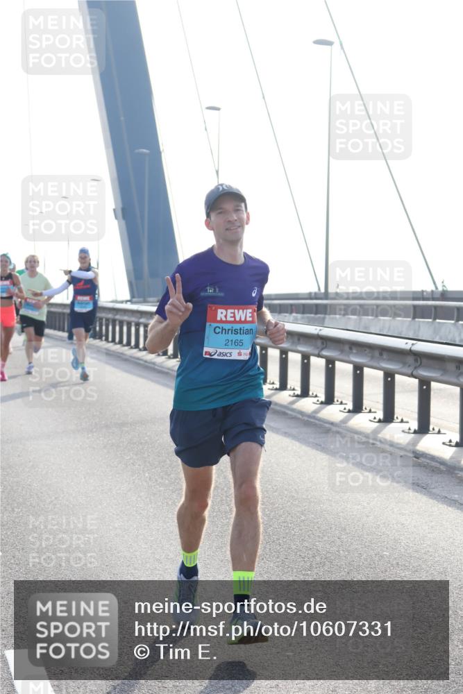 03.10.2026 - Köhlbrandbrückenlauf Tim E. http://msf.ph/oto/10607331 03.10.2026 09:20:04 Position 1 2165 meine-sportfotos.de