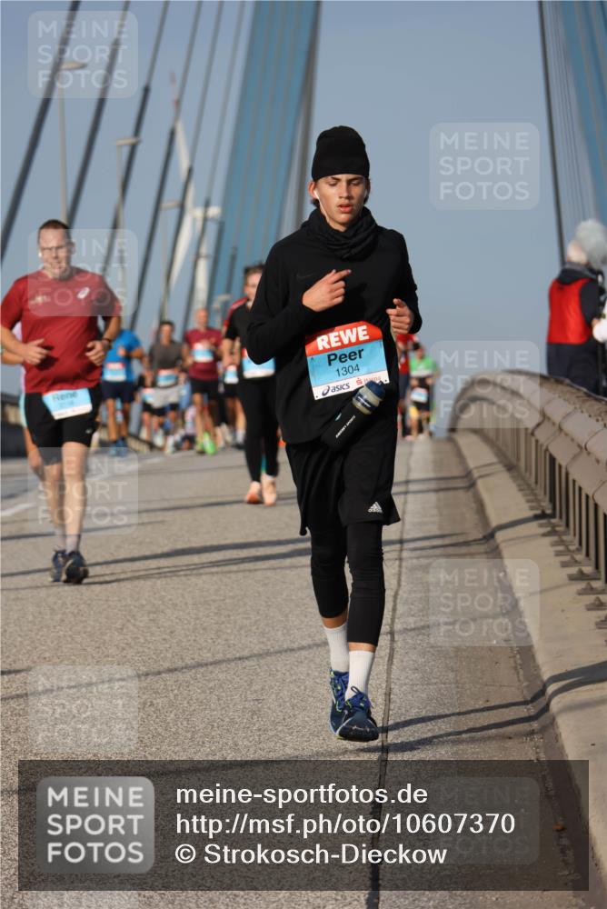 03.10.2026 - Köhlbrandbrückenlauf Strokosch-Dieckow http://msf.ph/oto/10607370 03.10.2026 09:46:21 Position 2 1304 meine-sportfotos.de