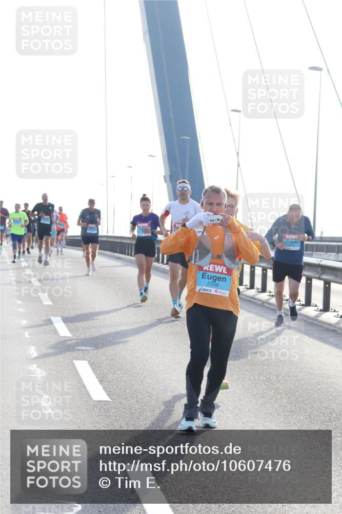 03.10.2026 - Köhlbrandbrückenlauf Tim E. http://msf.ph/oto/10607476 03.10.2026 09:20:17 Position 1 2356 meine-sportfotos.de