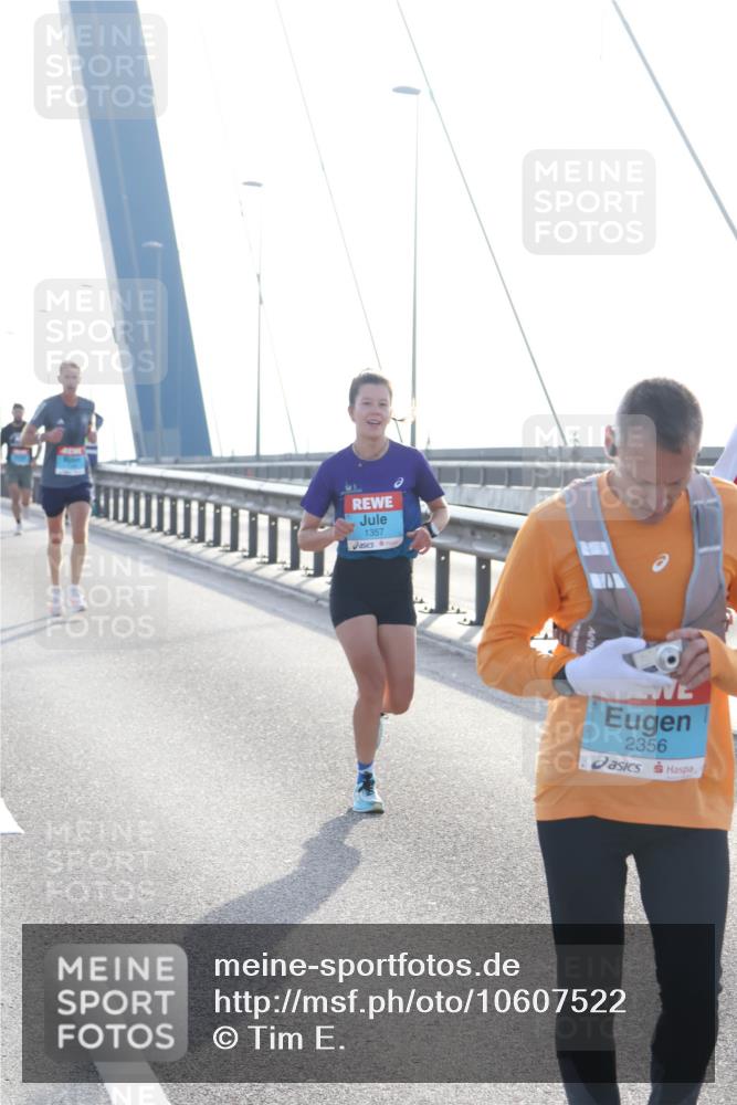 03.10.2026 - Köhlbrandbrückenlauf Tim E. http://msf.ph/oto/10607522 03.10.2026 09:20:20 Position 1 1357, 2356 meine-sportfotos.de