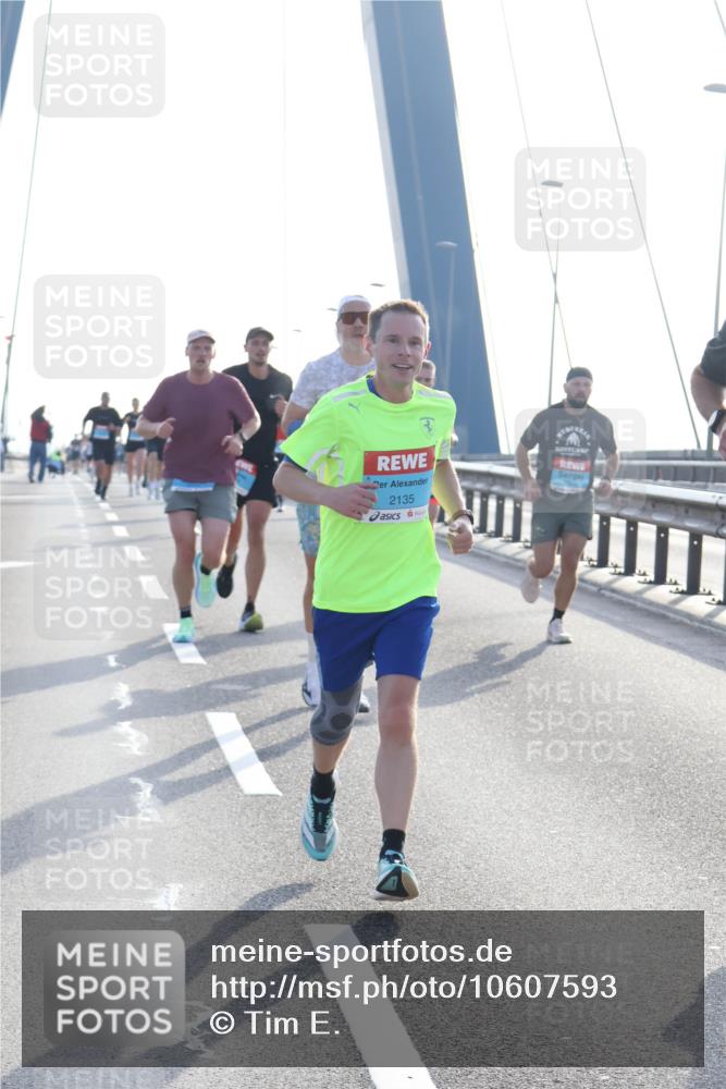 03.10.2026 - Köhlbrandbrückenlauf Tim E. http://msf.ph/oto/10607593 03.10.2026 09:20:26 Position 1 2135 meine-sportfotos.de