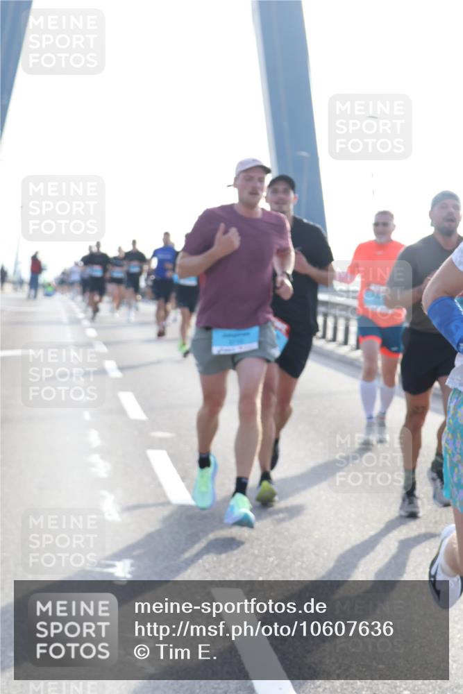 03.10.2026 - Köhlbrandbrückenlauf Tim E. http://msf.ph/oto/10607636 03.10.2026 09:20:29 Position 1  meine-sportfotos.de