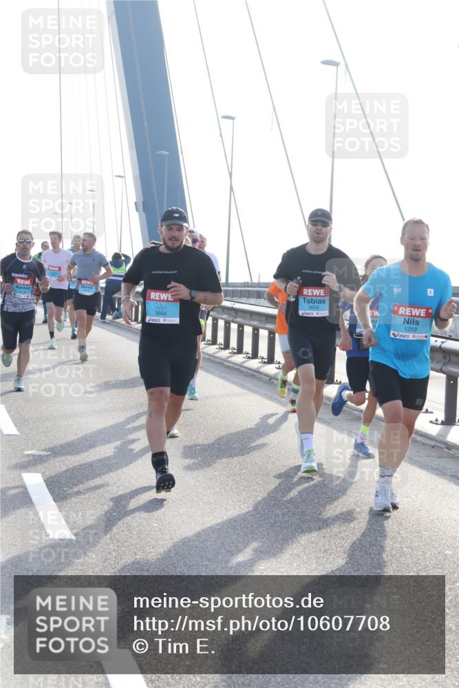 03.10.2026 - Köhlbrandbrückenlauf Tim E. http://msf.ph/oto/10607708 03.10.2026 09:20:37 Position 1 3864, 2656, 1259 meine-sportfotos.de