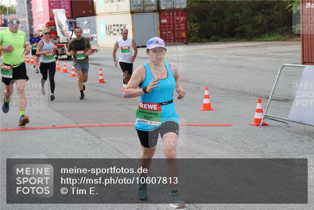 03.10.2026 - Köhlbrandbrückenlauf Tim E. http://msf.ph/oto/10607813 03.10.2026 16:14:40 Ziel 7643, 7952, 8295, 8420, 8493, 8656, 8657, 8684, 8743, 8905, 8942, 9058, 9399, 9805, 9840 meine-sportfotos.de