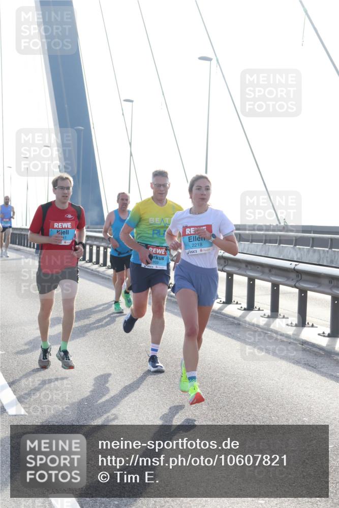 03.10.2026 - Köhlbrandbrückenlauf Tim E. http://msf.ph/oto/10607821 03.10.2026 09:20:47 Position 1 41, 803, 2218 meine-sportfotos.de