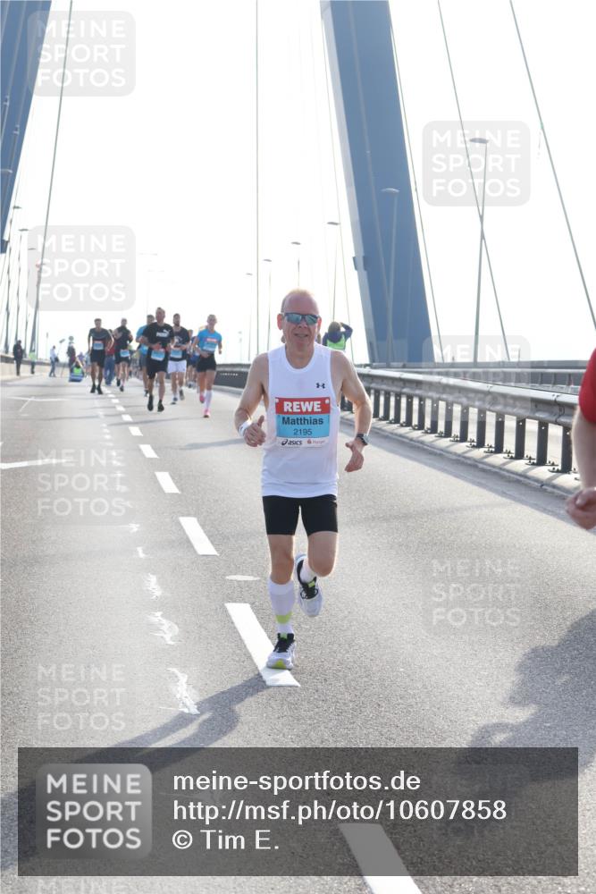 03.10.2026 - Köhlbrandbrückenlauf Tim E. http://msf.ph/oto/10607858 03.10.2026 09:20:49 Position 1 2195 meine-sportfotos.de