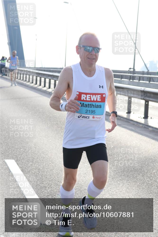 03.10.2026 - Köhlbrandbrückenlauf Tim E. http://msf.ph/oto/10607881 03.10.2026 09:20:51 Position 1 2195 meine-sportfotos.de