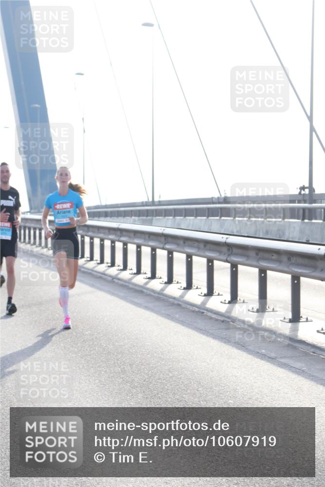 03.10.2026 - Köhlbrandbrückenlauf Tim E. http://msf.ph/oto/10607919 03.10.2026 09:20:57 Position 1  meine-sportfotos.de