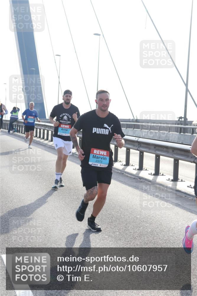 03.10.2026 - Köhlbrandbrückenlauf Tim E. http://msf.ph/oto/10607957 03.10.2026 09:21:00 Position 1 1412, 2373 meine-sportfotos.de